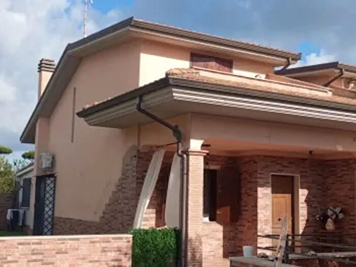 Casa con 5 locali in vendita in Via Pompei, Ardea