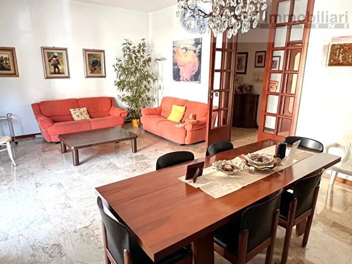 Appartamento quadrilocale in vendita in Via Celestino Coppellotti, Piacenza