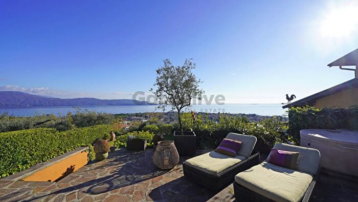 Casa quadrilocale in vendita in Via SantAmbrogio, Toscolano Maderno