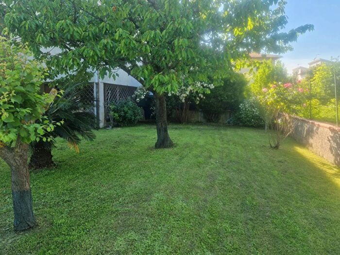 Appartamento con 5 locali in vendita in Pisa