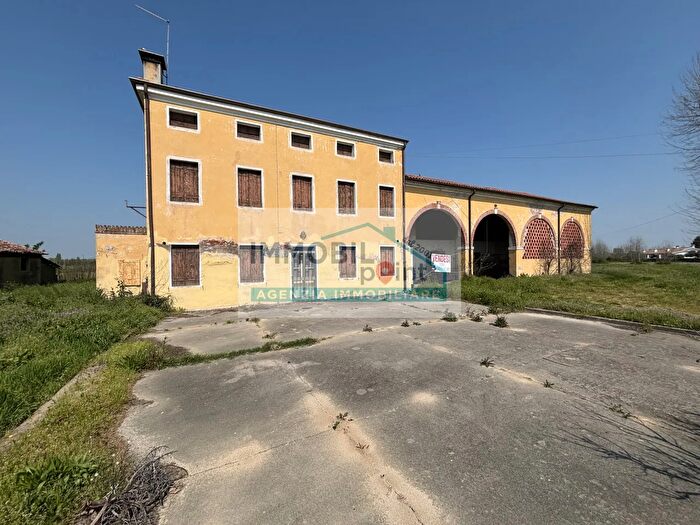 Casa con 6 locali in vendita in Via Euganea Feriole, Selvazzano Dentro