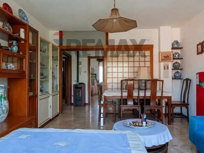 Appartamento trilocale in vendita in Via Tintoretto, Castelletto Sopra Ticino