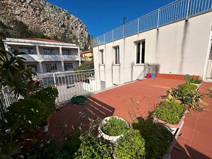 Appartamento bilocale in affitto in Via Nereo, Mondello Valdesi, Palermo