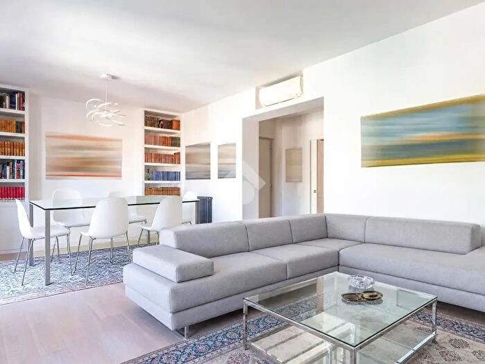 Appartamento con 5 locali in vendita in Via Rita Tonoli, Roma