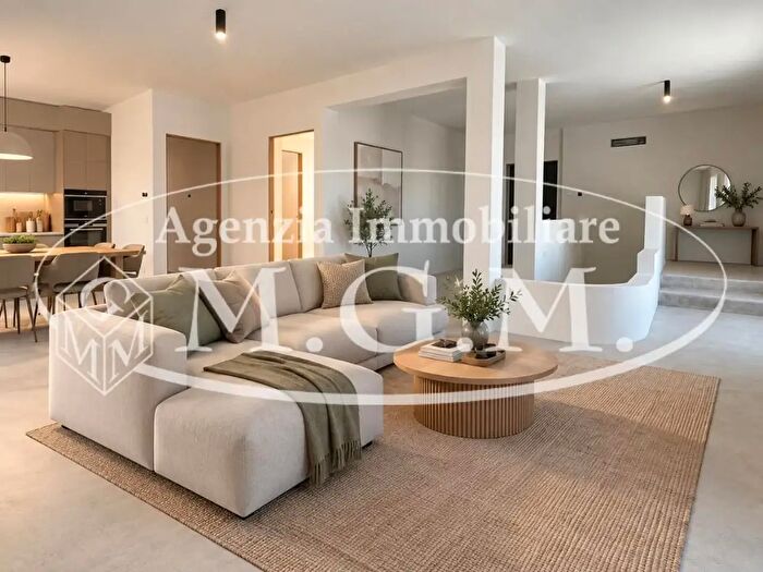 Appartamento con 8 locali in vendita in Pontedera