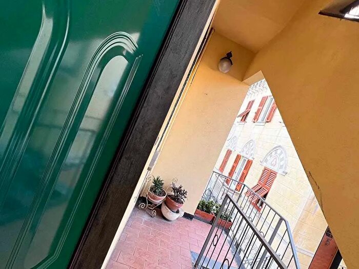 Appartamento quadrilocale in vendita in Via Giuseppe Mazzini Bogliasco, Bogliasco