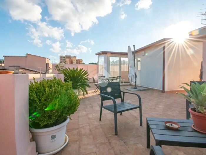 Appartamento con 5 locali in vendita in Via Antonio Canova, Messina