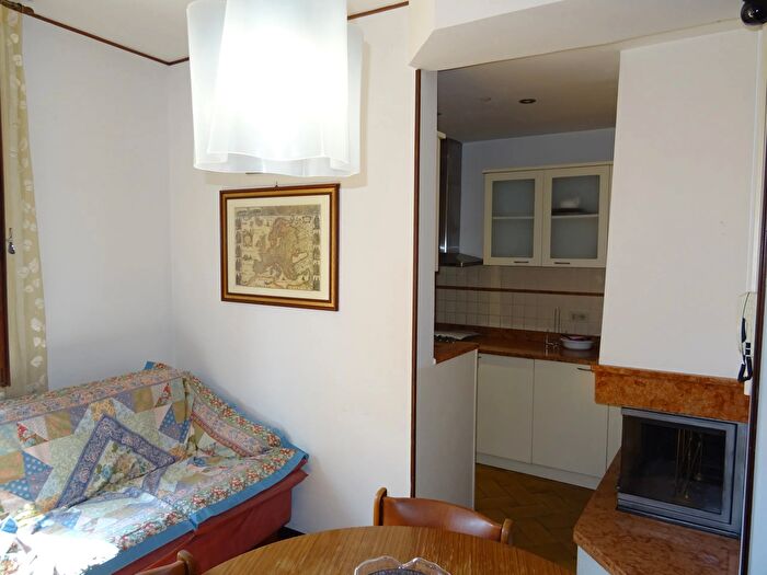 Casa con 6 locali in vendita in Castelleone Di Suasa