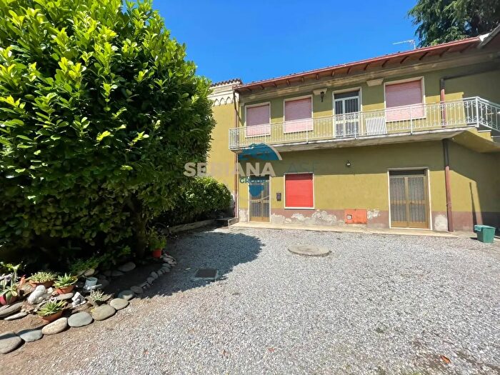 Appartamento con 6 locali in vendita in Via Locatelli, Villa Di Serio