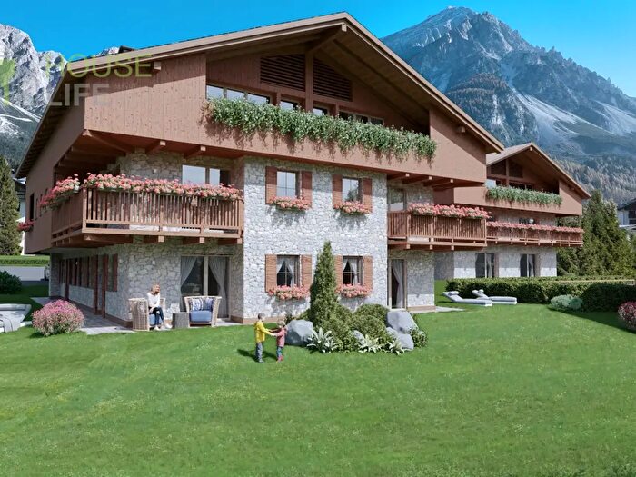 Appartamento in vendita in Via Beata Vergine della Difesa, San Vito Di Cadore