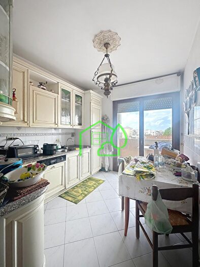 Appartamento con 5 locali in vendita in Viareggio