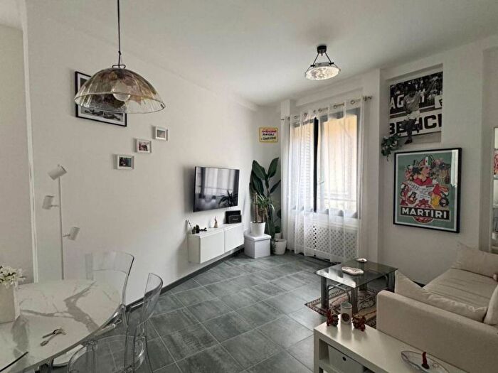 Appartamento bilocale in affitto in Via San Giovanni alla Paglia, Repubblica, Milano