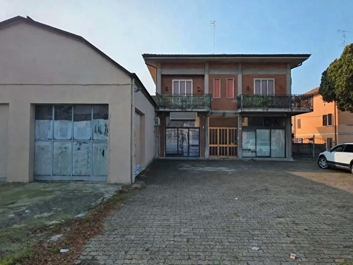 Casa con 12 locali in vendita in Via Cartesio, Reggio Emilia