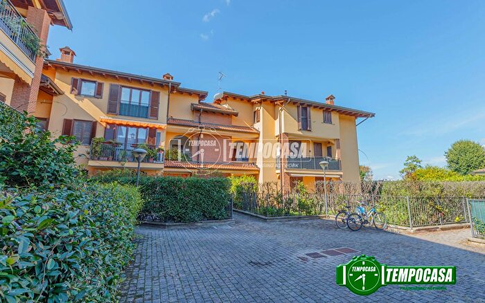 Appartamento trilocale in vendita in Via Lombardia, Motta Visconti