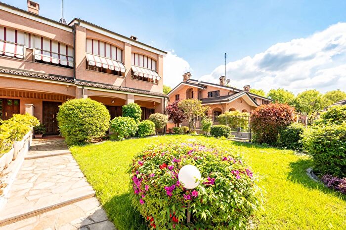 Casa con 9 locali in vendita in Via Primo Barbi Cinti, Venaria Reale