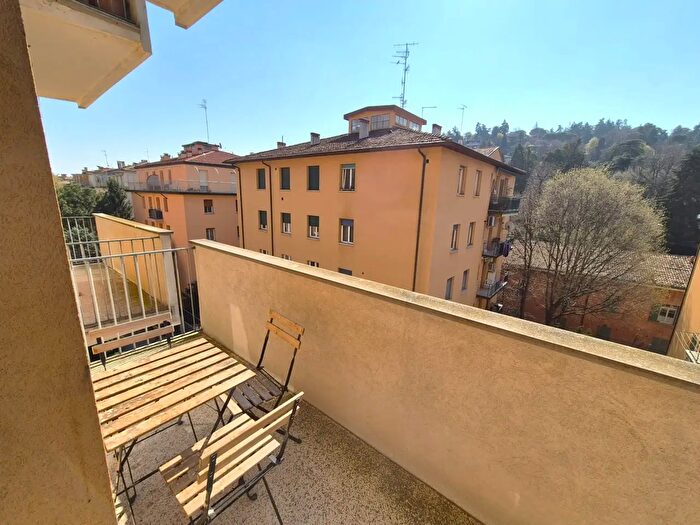 Appartamento con 5 locali in vendita in Via Saragozza, Bologna