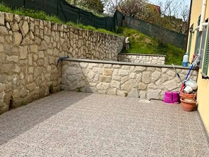 Casa quadrilocale in vendita in Ameglia