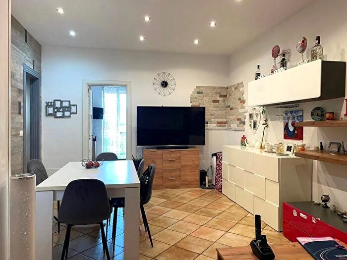 Appartamento trilocale in vendita in Via Tommaso Aversa, Palermo