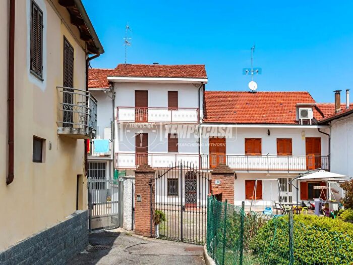 Casa con 6 locali in vendita in Via Rostagno, Castiglione Torinese