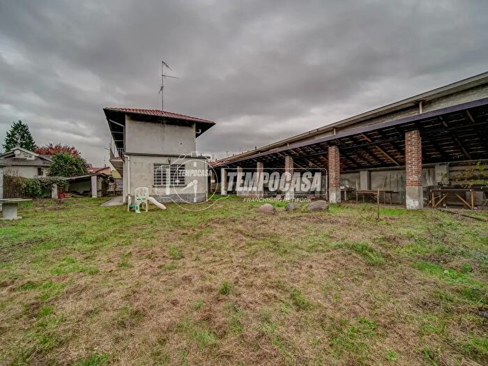 Casa quadrilocale in vendita in Via Nazario Sauro, Fagnano Olona