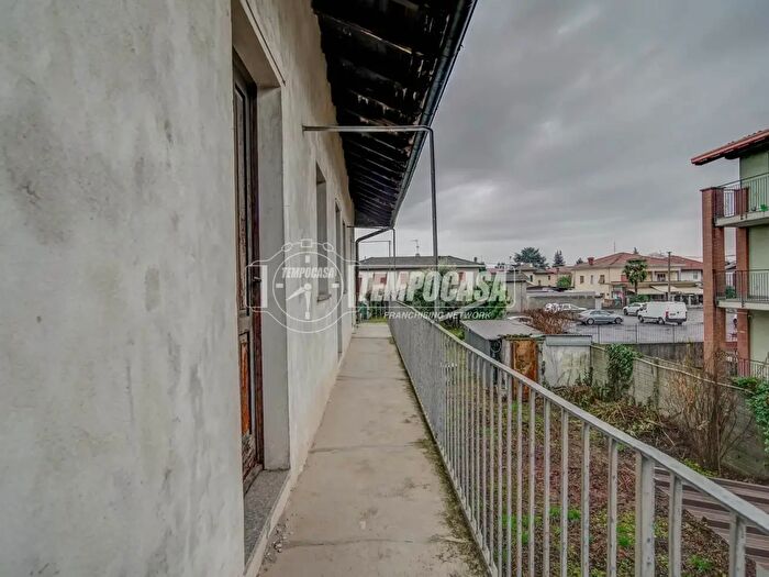 Case in Vendita e in Affitto - 2