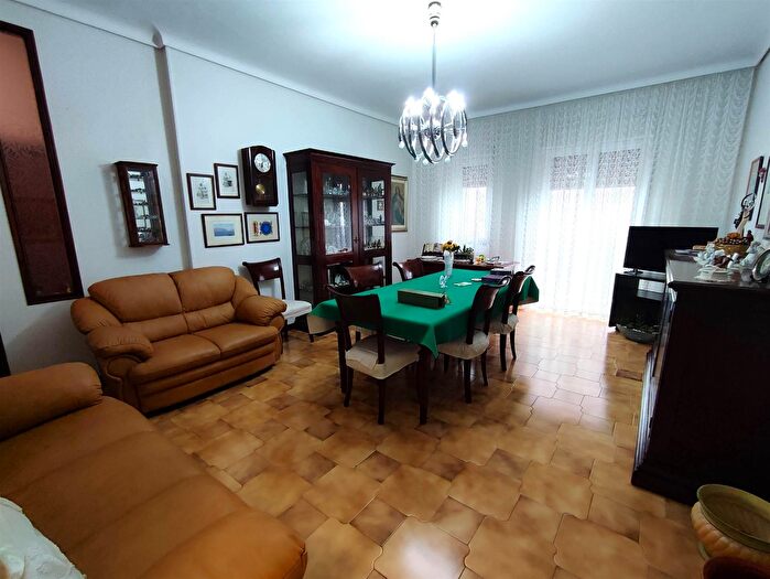 Appartamento con 5 locali in vendita in Ragusa