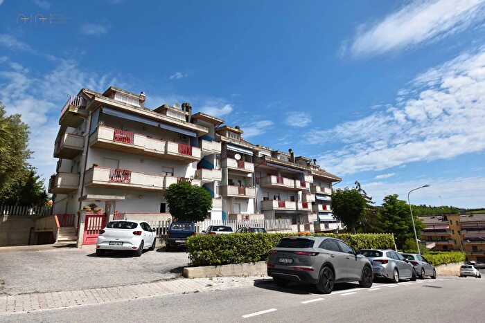 Appartamento con 5 locali in vendita in Via Giovanni Verga, Monsampolo Del Tronto