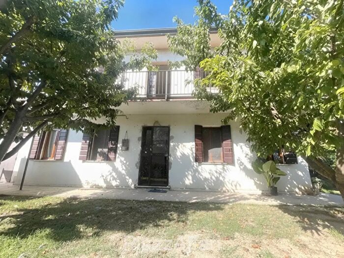 Casa con 6 locali in vendita in Via Veneto, Campolongo Maggiore
