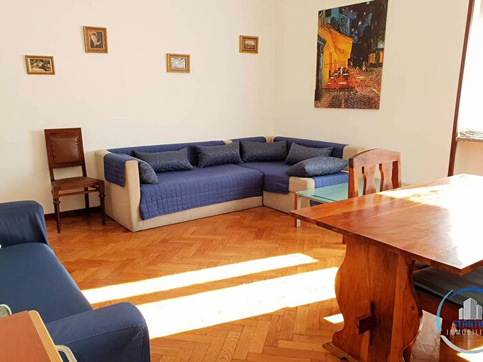 Appartamento trilocale in affitto in Via Lorenteggio, Inganni, Milano