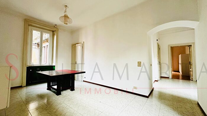 Appartamento trilocale in affitto in Piazza Giuseppe Grandi, Milano