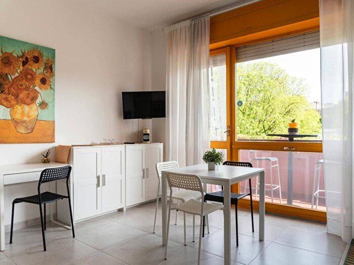 Appartamento monolocale in affitto in Via Paul Valery, Famagosta, Milano