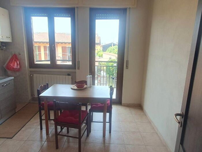 Appartamento trilocale in affitto in Pognano