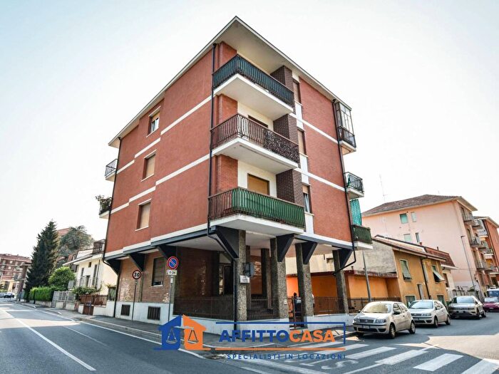 Appartamento trilocale in affitto in Via Enrico Toti, Nichelino