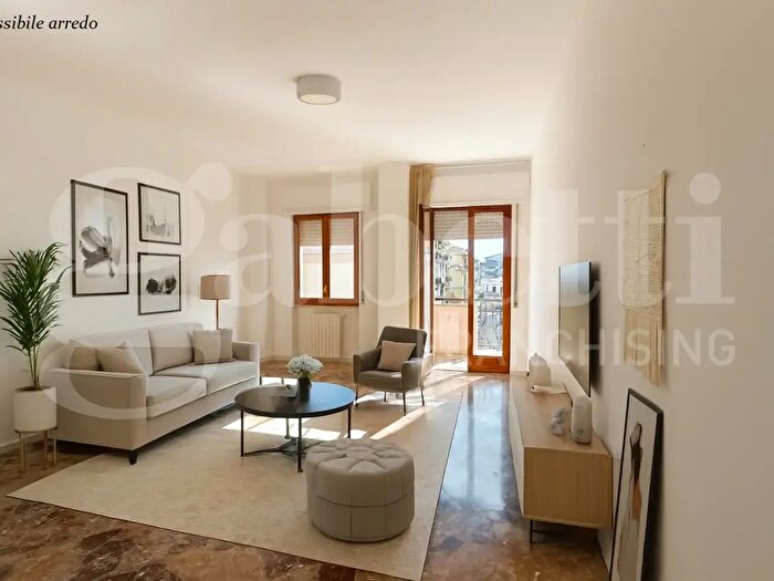 Appartamento con 5 locali in vendita in Via Ugo La Malfa, Trani