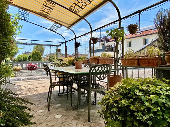 Casa con 5 locali in vendita in Viale Anconetta, Vicenza