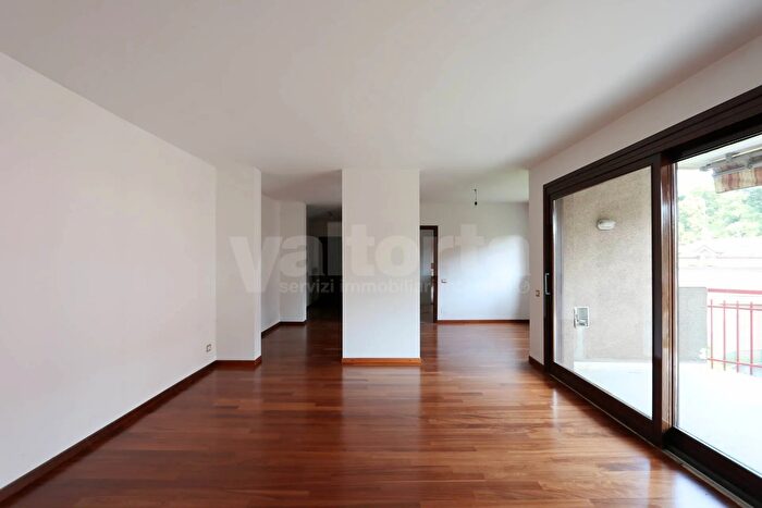 Appartamento quadrilocale in affitto in Via Cesare Battisti, Vedano Al Lambro