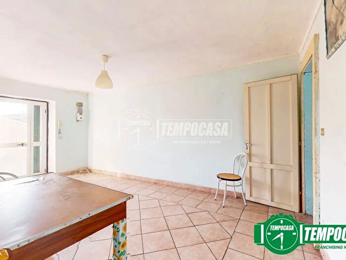 Appartamento trilocale in vendita in Via Cesare Cunietti, Valenza