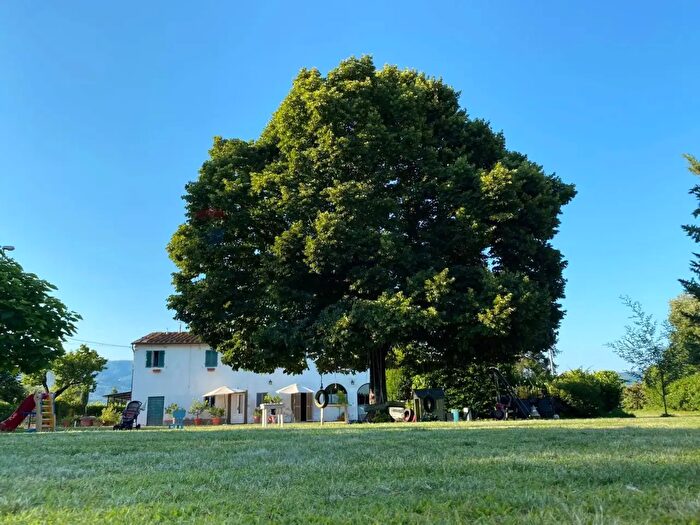 Casa con 15 locali in vendita in Buggiano