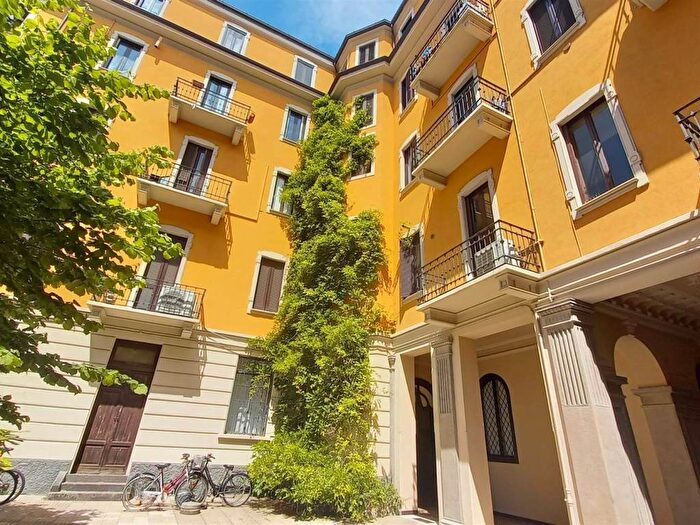 Appartamento quadrilocale in affitto in Via Spartaco, Montenero, Milano