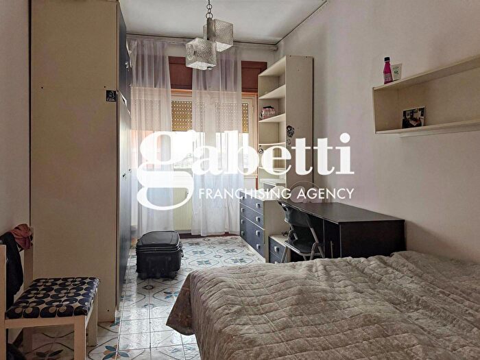 Appartamento con 5 locali in vendita in Via Pisino, Roma