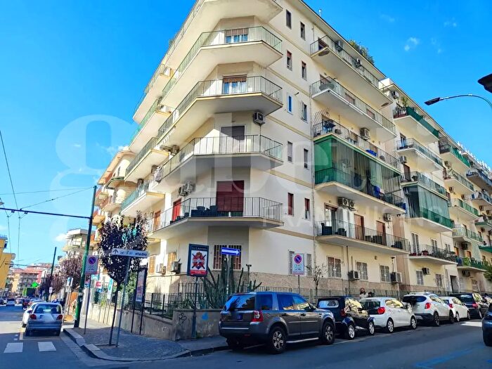 Appartamento quadrilocale in vendita in Via Giovanni Amendola, Portici