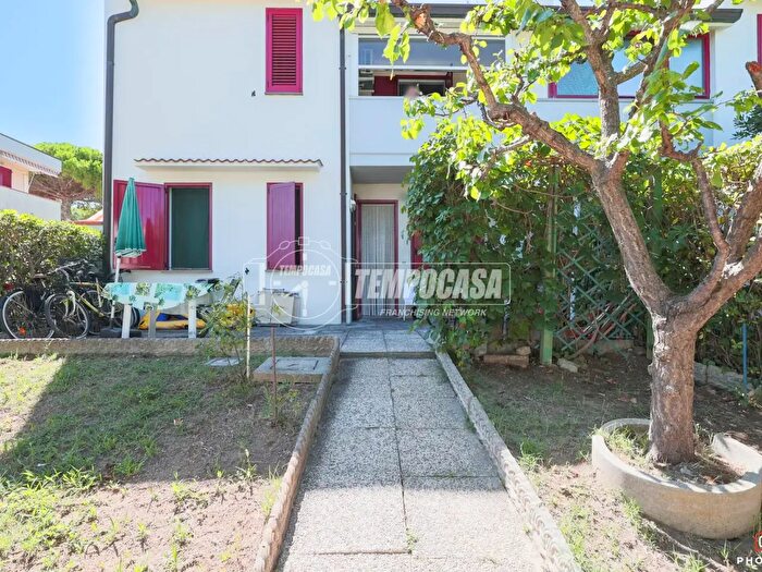 Casa trilocale in vendita in Viale Gaetano Donizetti Lido Adriano, Ravenna