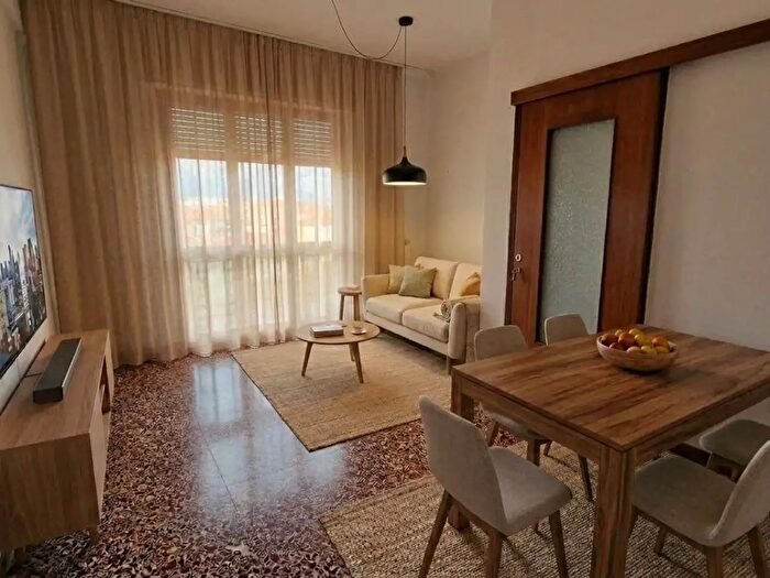 Appartamento con 5 locali in vendita in Carrara