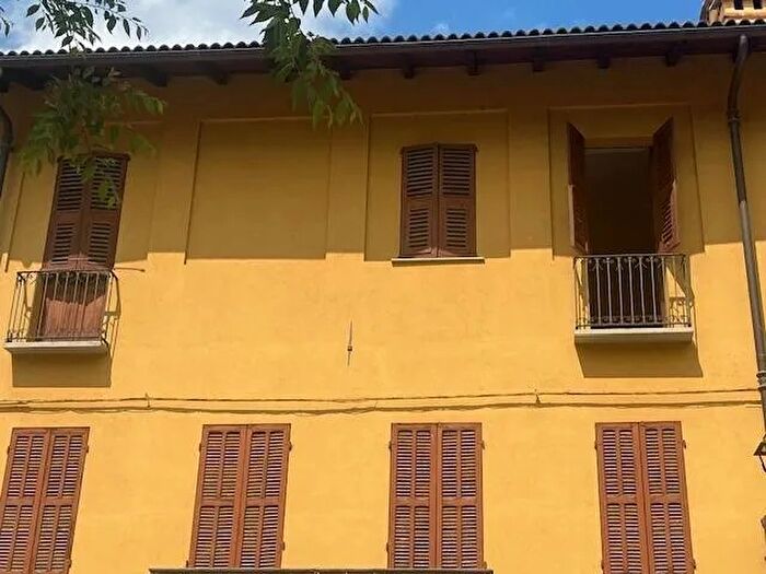 Appartamento con 9 locali in vendita in Piazza l Biagioni, Roccavione