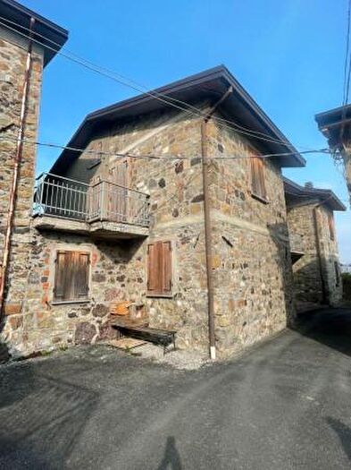 Casa con 6 locali in vendita in Via Castellaro, Villa Minozzo