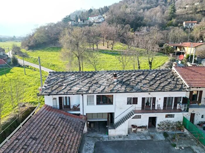Casa con 5 locali in vendita in Via Vecchia della Valle, Revello