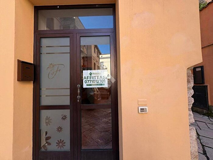 Appartamento monolocale in affitto in Locale Commerciale Corso Appio Claudio, Centro, Fondi