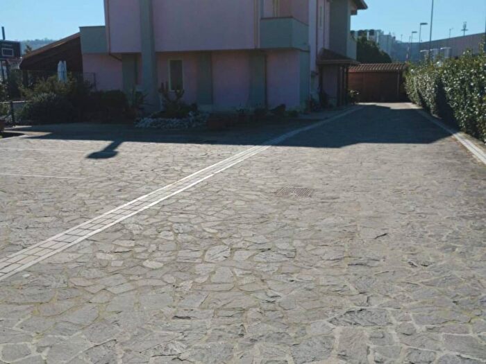 Casa quadrilocale in affitto in Via Masullo, Quarto