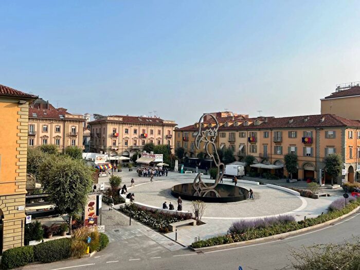 Appartamento quadrilocale in affitto in Via Vincenzo Gioberti, Centro, Alba