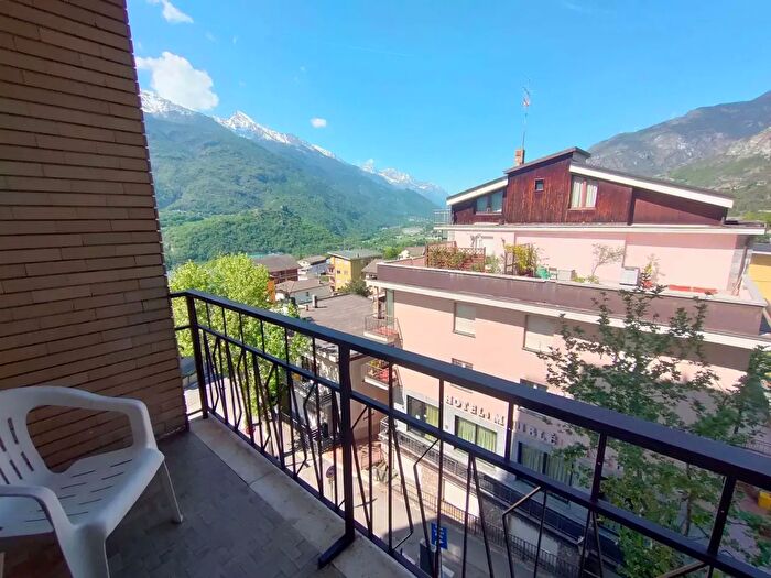 Appartamento bilocale in affitto in Via Vuillerminaz, Saint Vincent